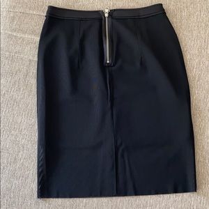 H&M black pencil skirt
